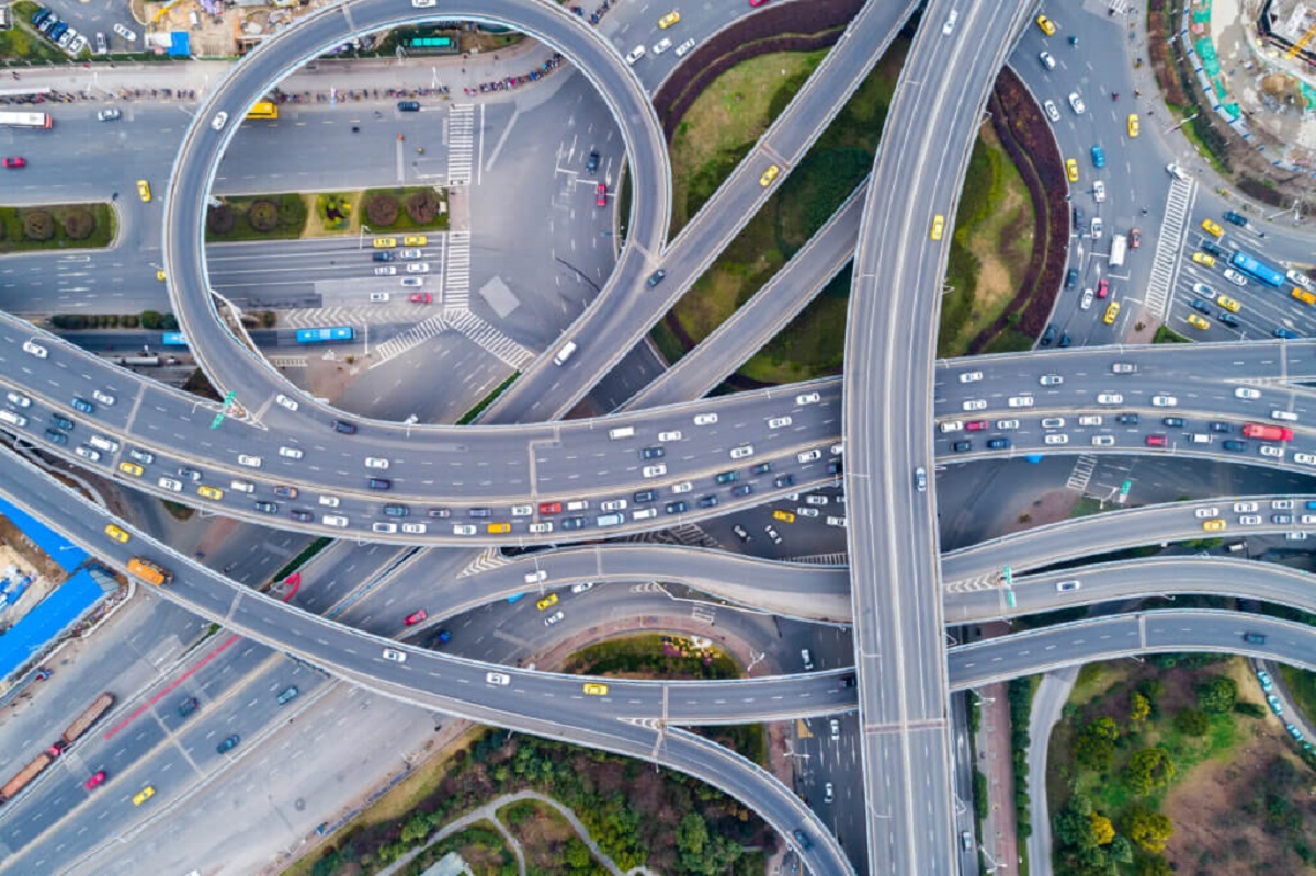 Tai nạn trên các giao lộ tại California khá phức tạp để xác định lỗi thuộc bên nào?