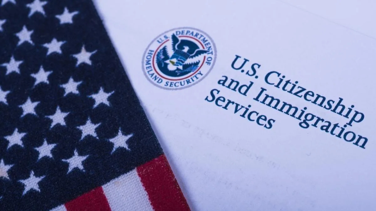 Visa Bulletin giúp bạn biết được lịch chờ thẻ xanh của từng diện bảo lãnh