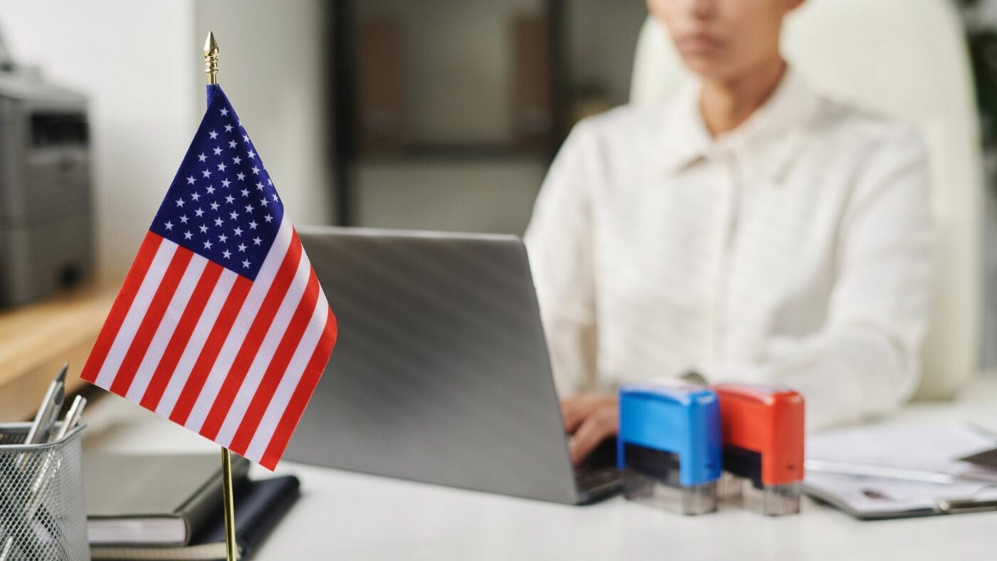 Những lưu ý khi nhận được yêu cầu bổ sung hồ sơ xin thẻ xanh Mỹ sau phỏng vấn