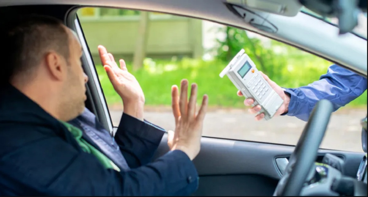 Bạn có thể từ chối kiểm tra nồng độ cồn nhanh (trừ người dưới 21 tuổi)